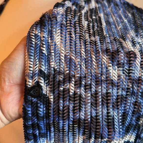 💄Chicos Traveler Collection button down Cardigan Size 2 💄 - Picture 4 of 9